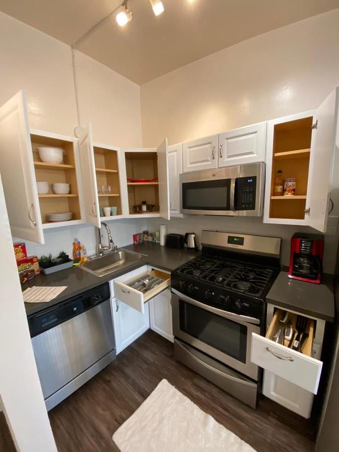 Cozy Andcomfortable Hollywood Apartment Лос-Анджелес Экстерьер фото